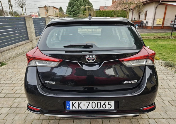 Toyota Auris cena 42500 przebieg: 129000, rok produkcji 2016 z Mszczonów małe 79